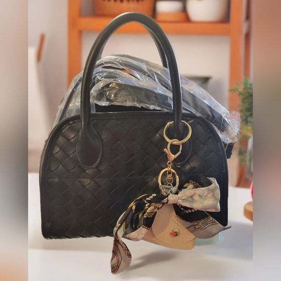 Handbags - Elegant Black Woven Urban Expressions Bag With Bag Charm. NWOT